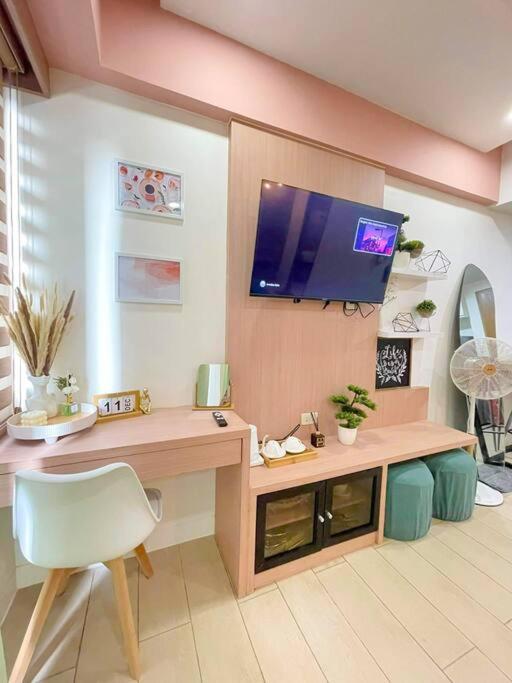 Lovely Unit With Free Wi-Fi & Netflix I Across Naia T3 Airport Manila Esterno foto