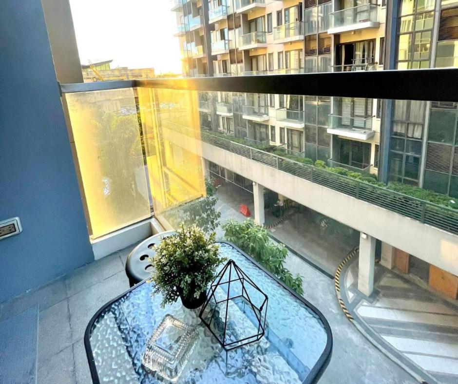 Lovely Unit With Free Wi-Fi & Netflix I Across Naia T3 Airport Manila Esterno foto
