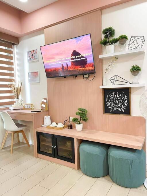 Lovely Unit With Free Wi-Fi & Netflix I Across Naia T3 Airport Manila Esterno foto