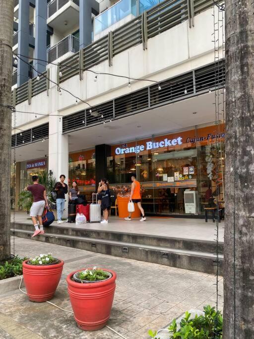 Lovely Unit With Free Wi-Fi & Netflix I Across Naia T3 Airport Manila Esterno foto